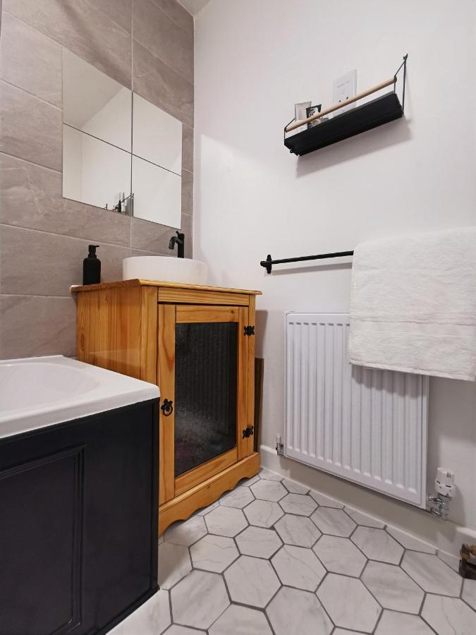 Peaceful House In The Heart Of Glasgow City, Close To Queen Elizabeth Hospital And Govan Subway, Free Private Parking Buitenkant foto